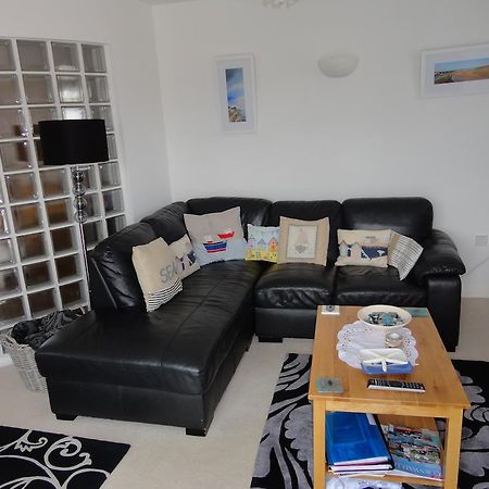 Ocean Breeze Apartment Bude Room photo