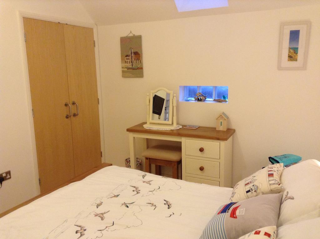 Ocean Breeze Apartment Bude Room photo