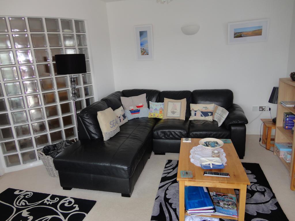 Ocean Breeze Apartment Bude Room photo